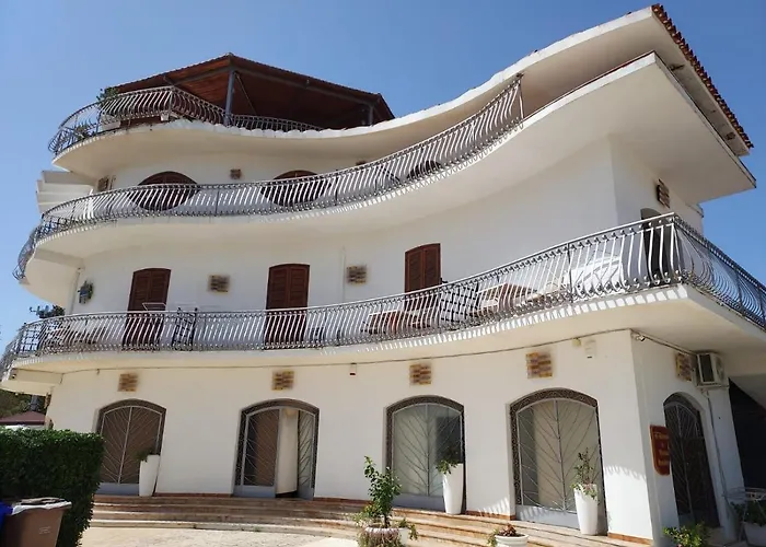 Arenella Beach Rooms